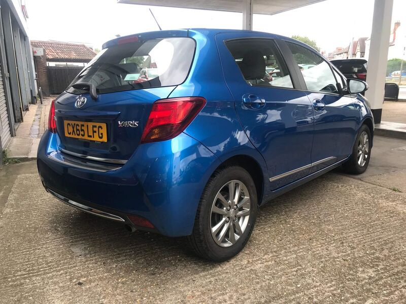 TOYOTA YARIS