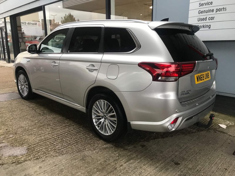 MITSUBISHI OUTLANDER