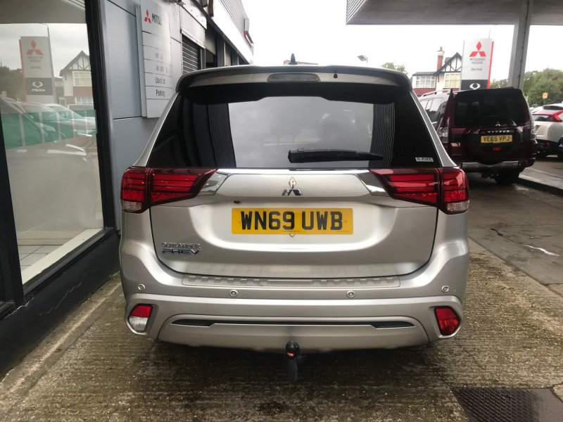 MITSUBISHI OUTLANDER