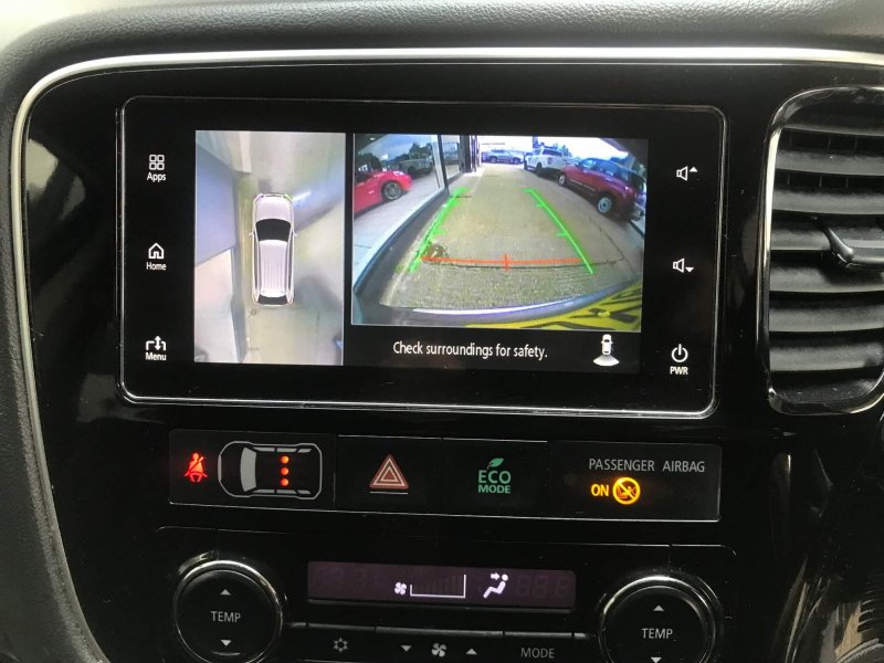 MITSUBISHI OUTLANDER
