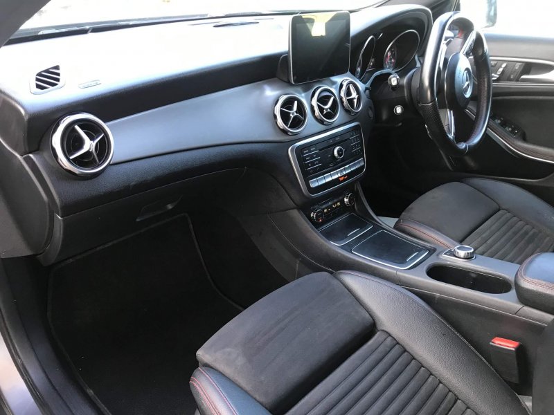 MERCEDES-BENZ GLA CLASS
