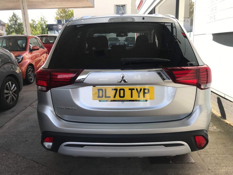 MITSUBISHI OUTLANDER