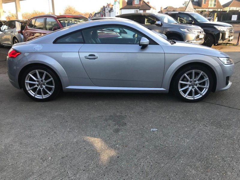 AUDI TT