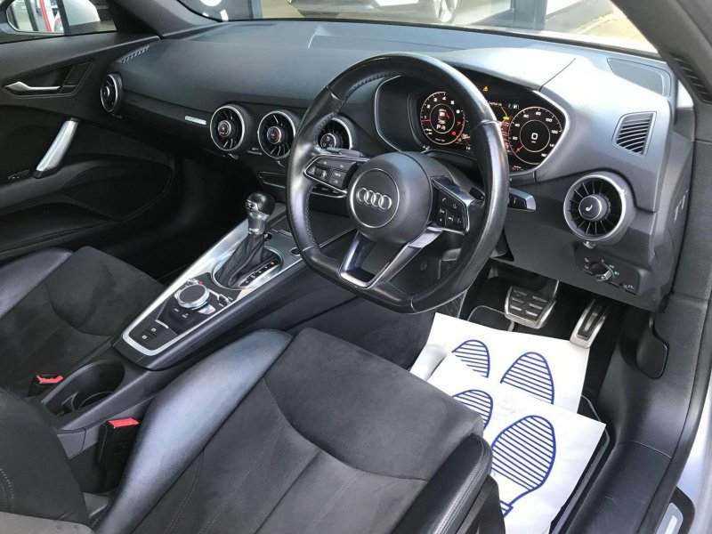 AUDI TT