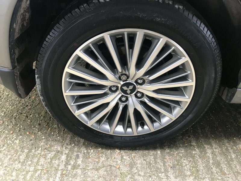 MITSUBISHI OUTLANDER