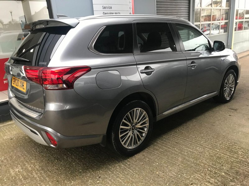 MITSUBISHI OUTLANDER