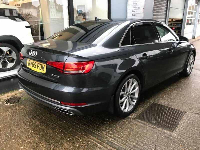 AUDI A4