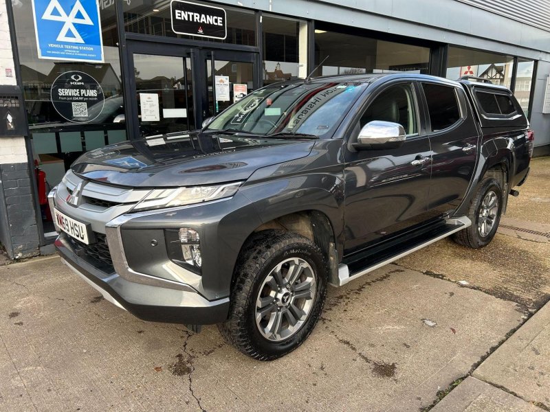 MITSUBISHI L200