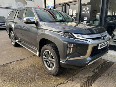 MITSUBISHI L200