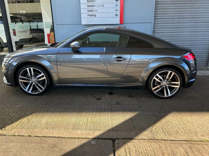 AUDI TT