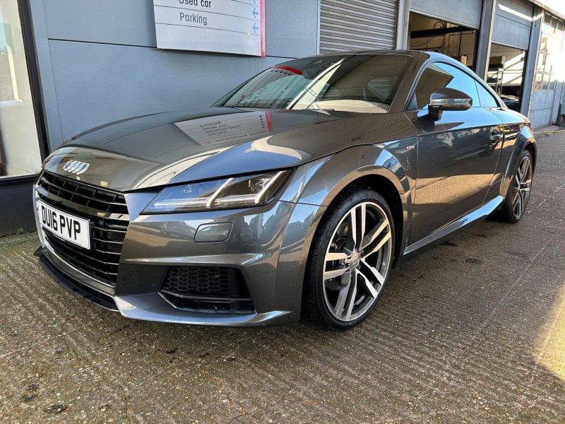 AUDI TT