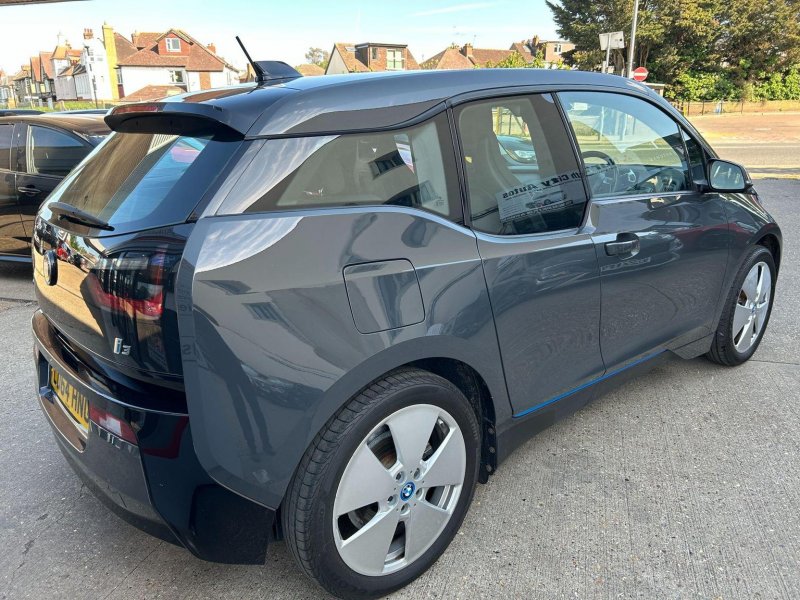 BMW I3