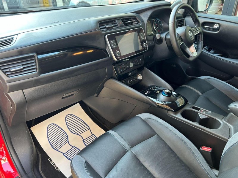 NISSAN LEAF