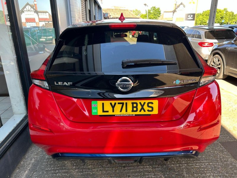 NISSAN LEAF