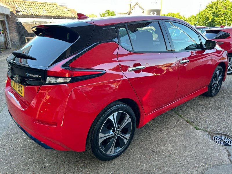 NISSAN LEAF